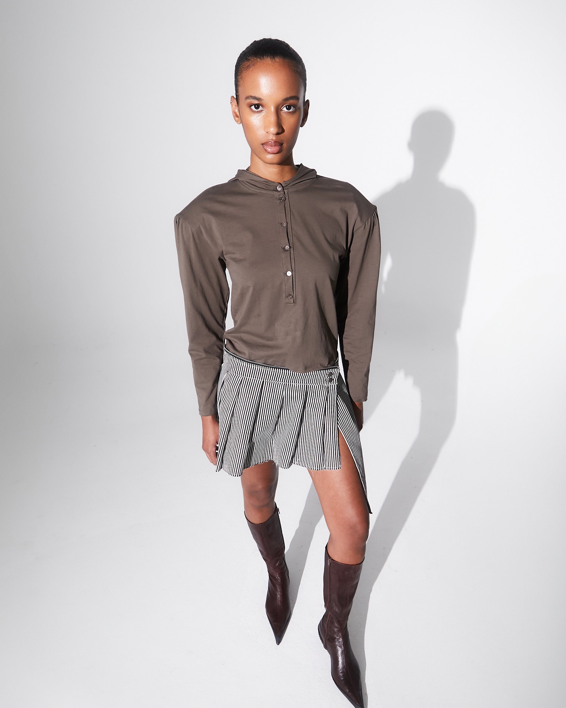 ARMADILLO HOODIE WITH SHOULDERPADS